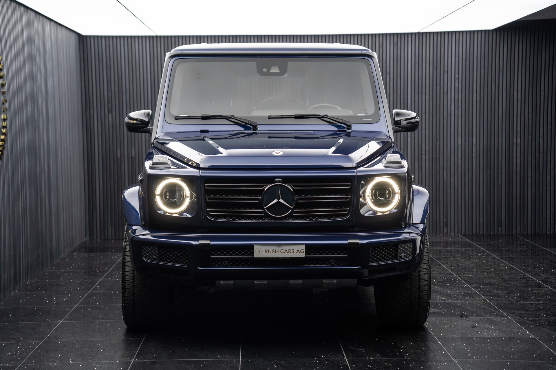 MERCEDES-BENZ G 400 d AMG Line 9G-Tronic-showroom-element-1