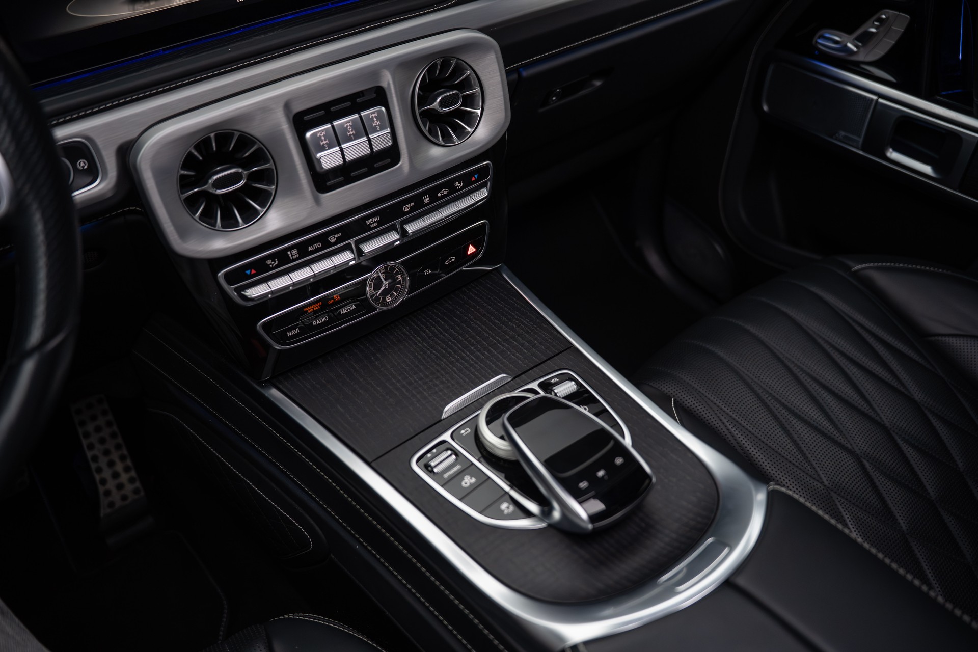 MERCEDES-BENZ G 400 d AMG Line 9G-Tronic-image-6