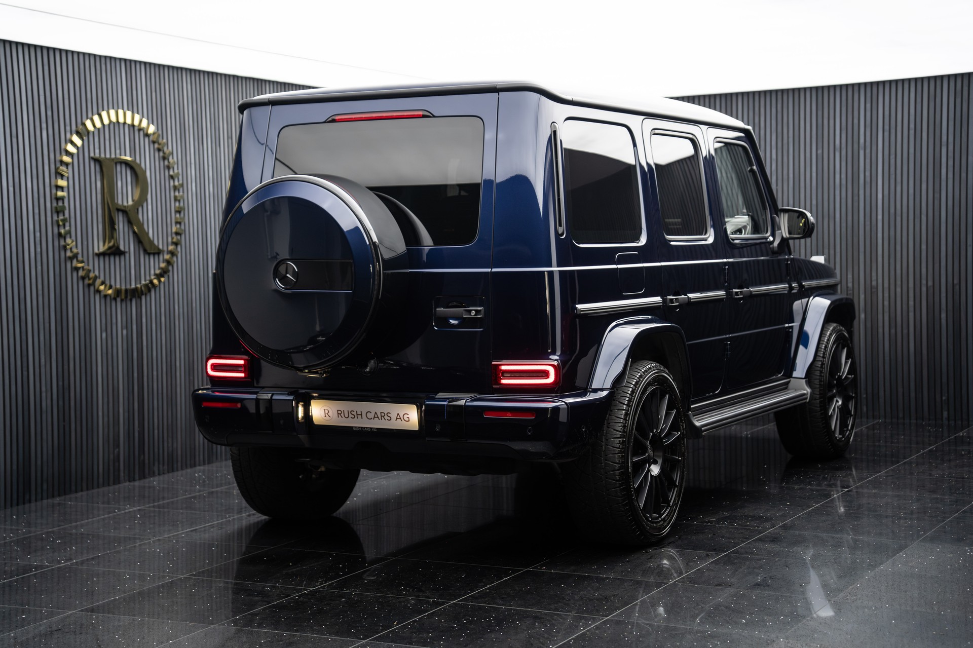 MERCEDES-BENZ G 400 d AMG Line 9G-Tronic-showroom-element-3