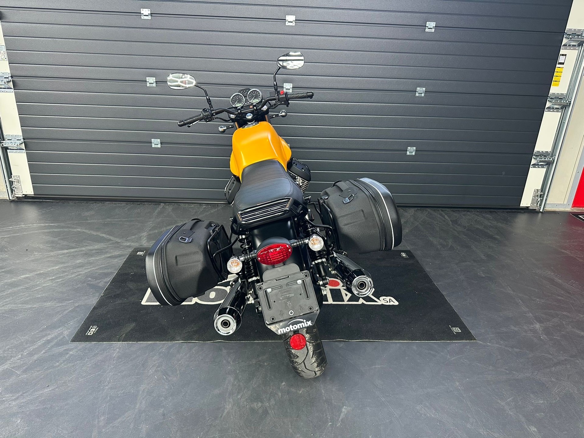 MOTO GUZZI V7 II Stone 750 A-image-3