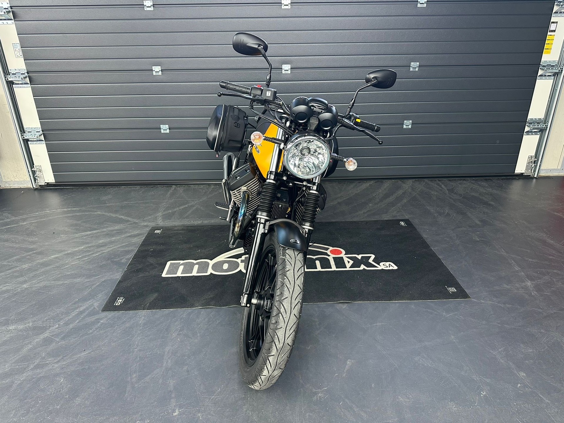 MOTO GUZZI V7 II Stone 750 A-image-1