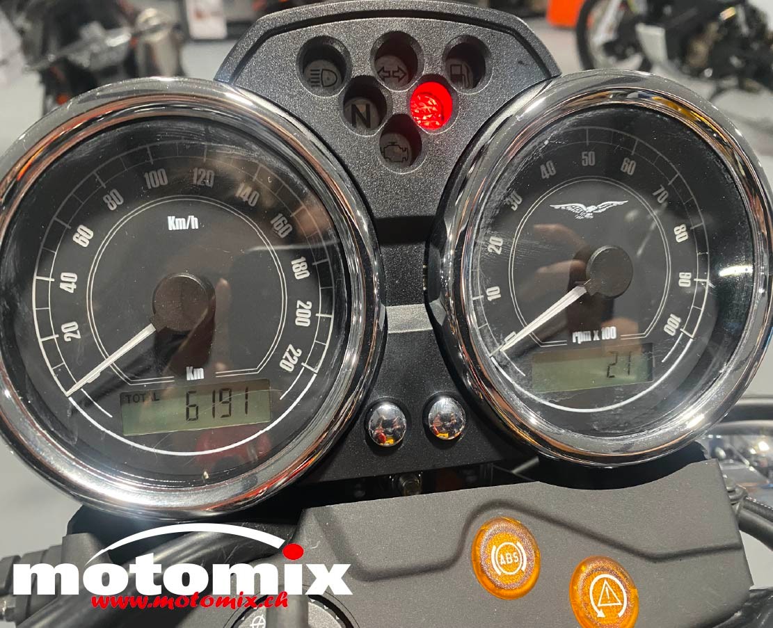 MOTO GUZZI V7 II Stone 750 A-image-4
