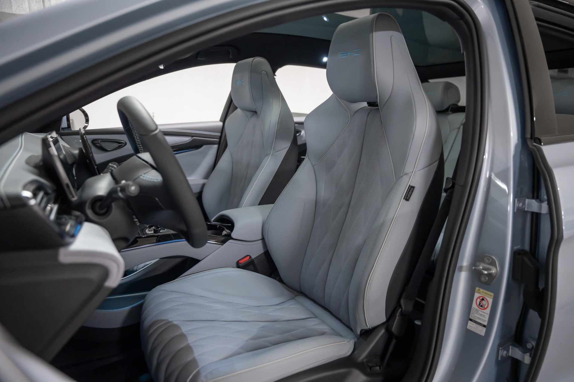BYD Seal Excellence AWD-showroom-element-3