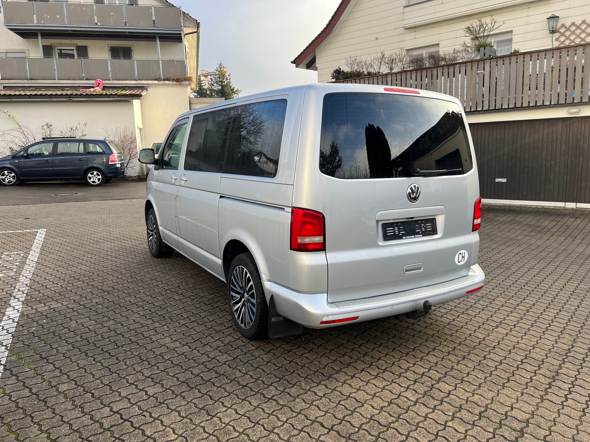 VW T5 Caravelle Comfortline 2.0 TDI CR 4Motion DSG-image-3