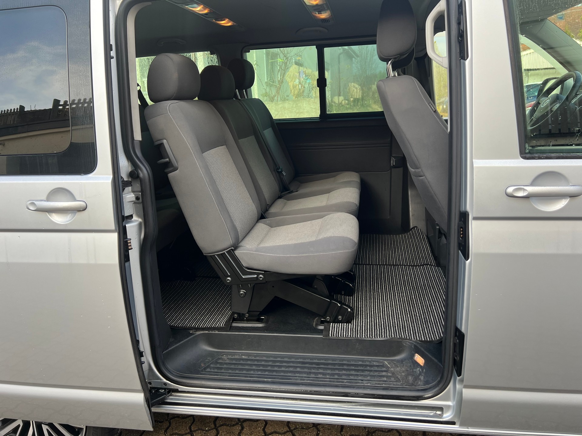 VW T5 Caravelle Comfortline 2.0 TDI CR 4Motion DSG-image-7