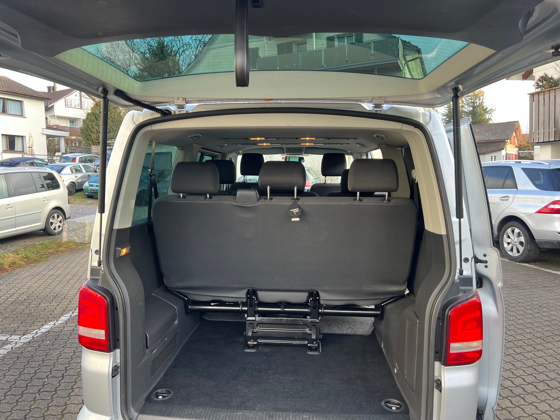 VW T5 Caravelle Comfortline 2.0 TDI CR 4Motion DSG-image-9