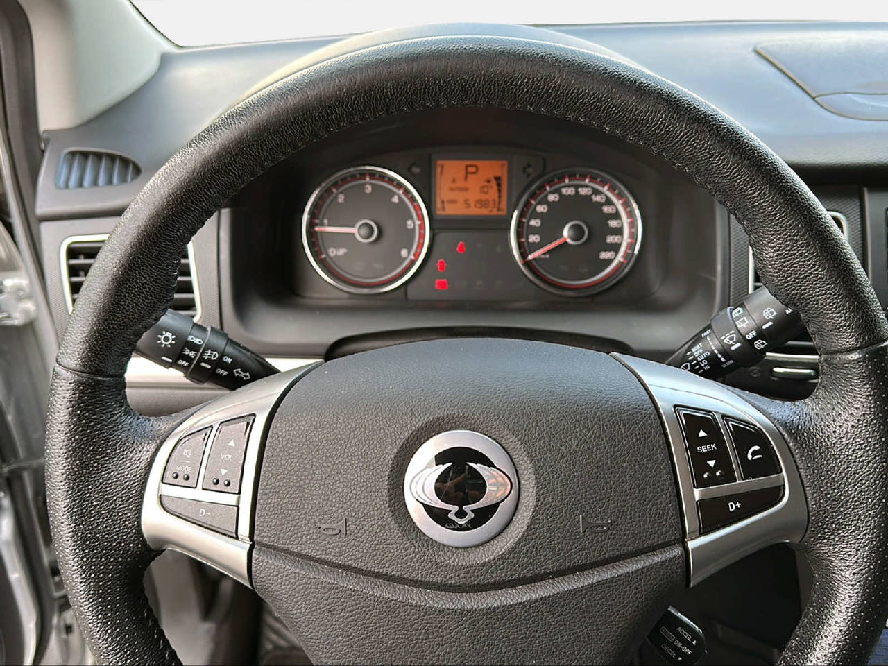 KGM-SsangYong Korando 2.0 e-XDi Sapphire 4WD-image-10