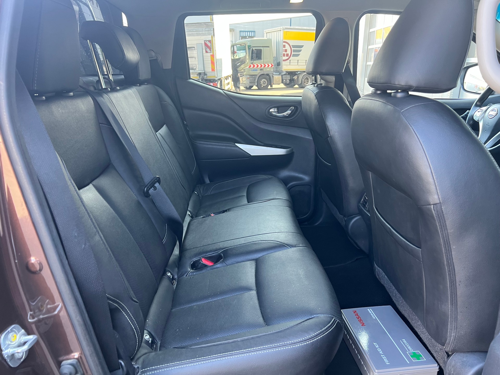 NISSAN Navara Double Cab Acenta 2.3 dCi 4WD-image-13