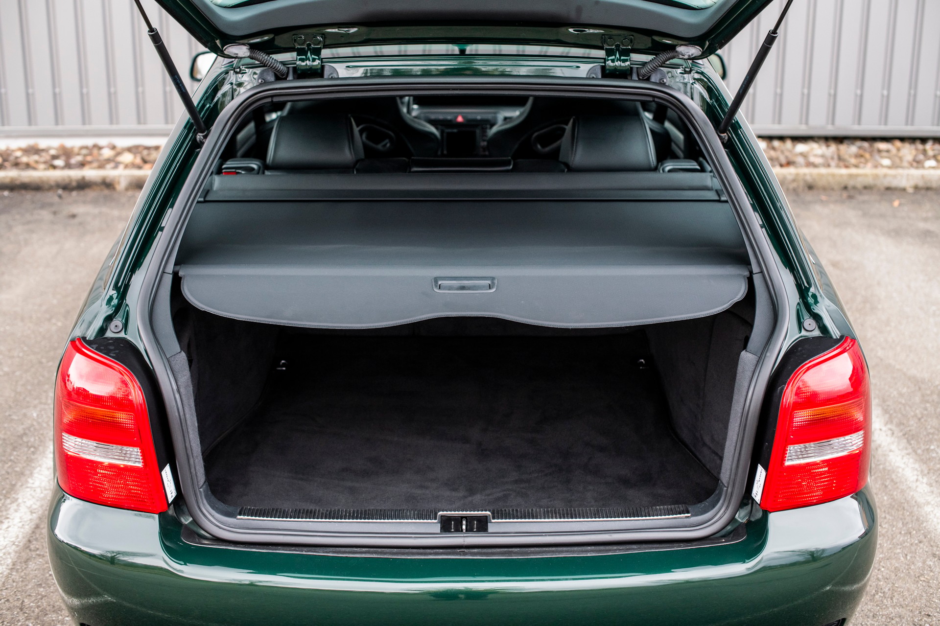 AUDI RS4 Avant quattro-image-11