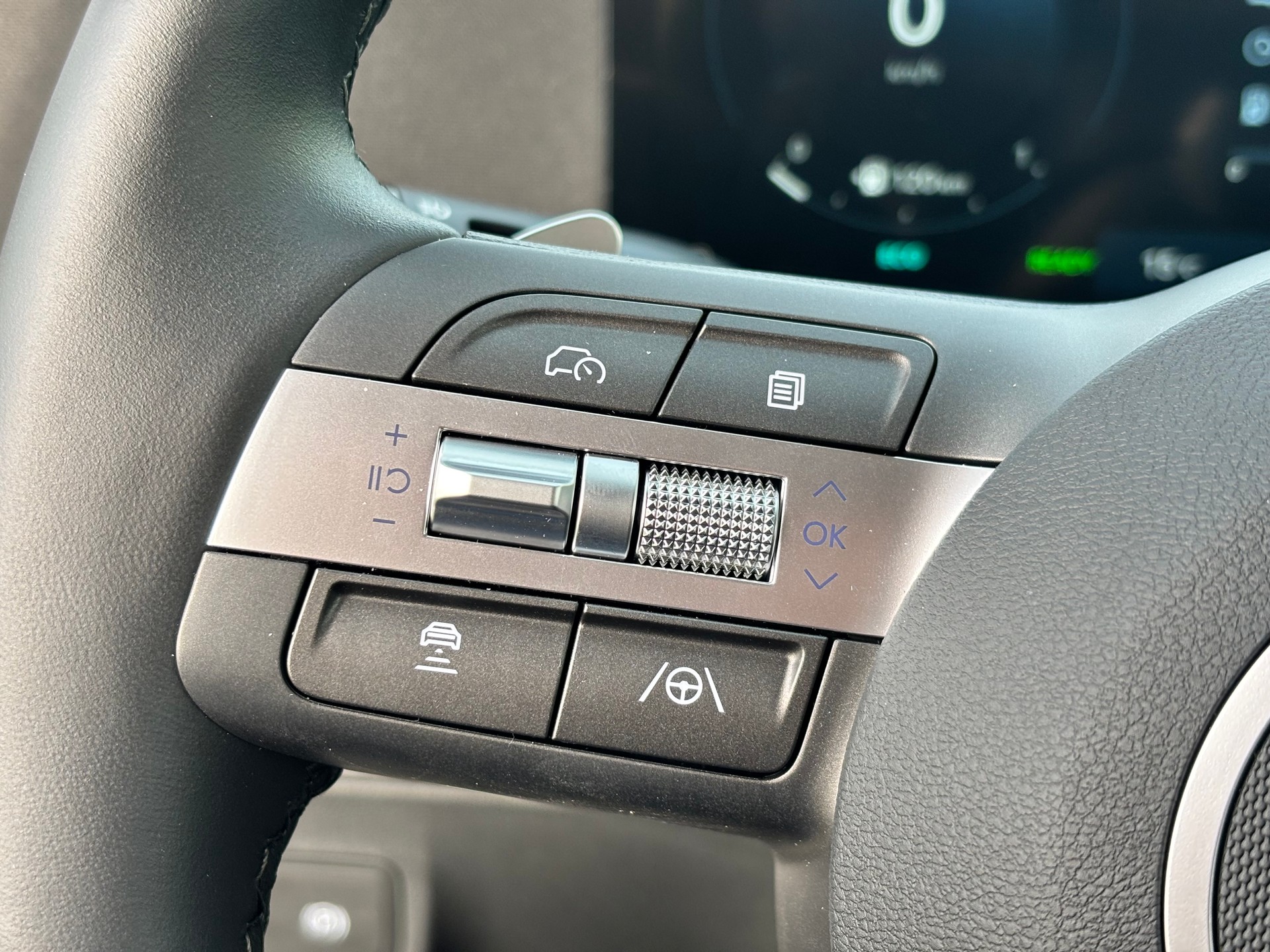 HYUNDAI Kona 1.6 GDi HEV Amplia DCT-image-15