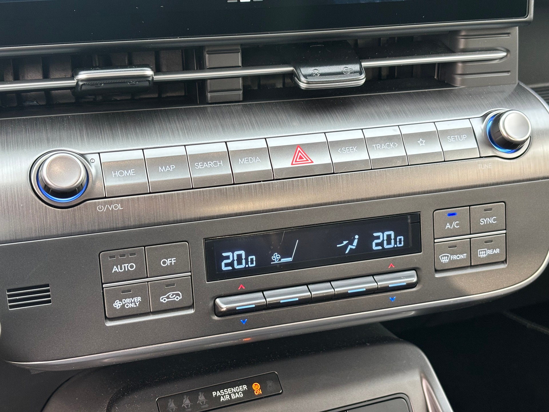 HYUNDAI Kona 1.6 GDi HEV Amplia DCT-image-13