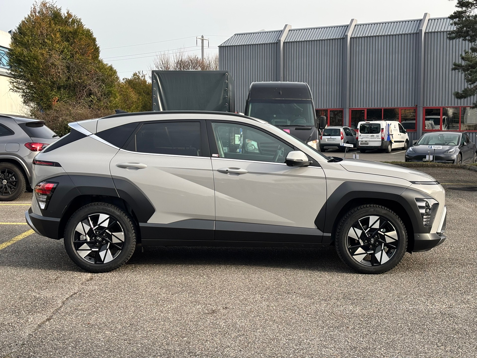 HYUNDAI Kona 1.6 GDi HEV Amplia DCT-showroom-element-3