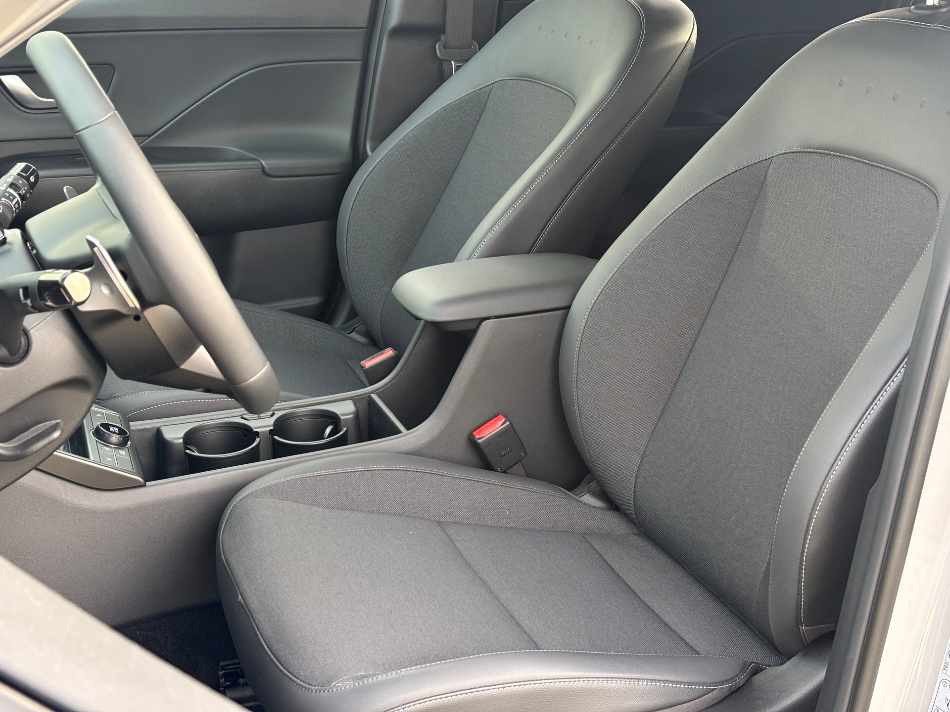 HYUNDAI Kona 1.6 GDi HEV Amplia DCT-image-20