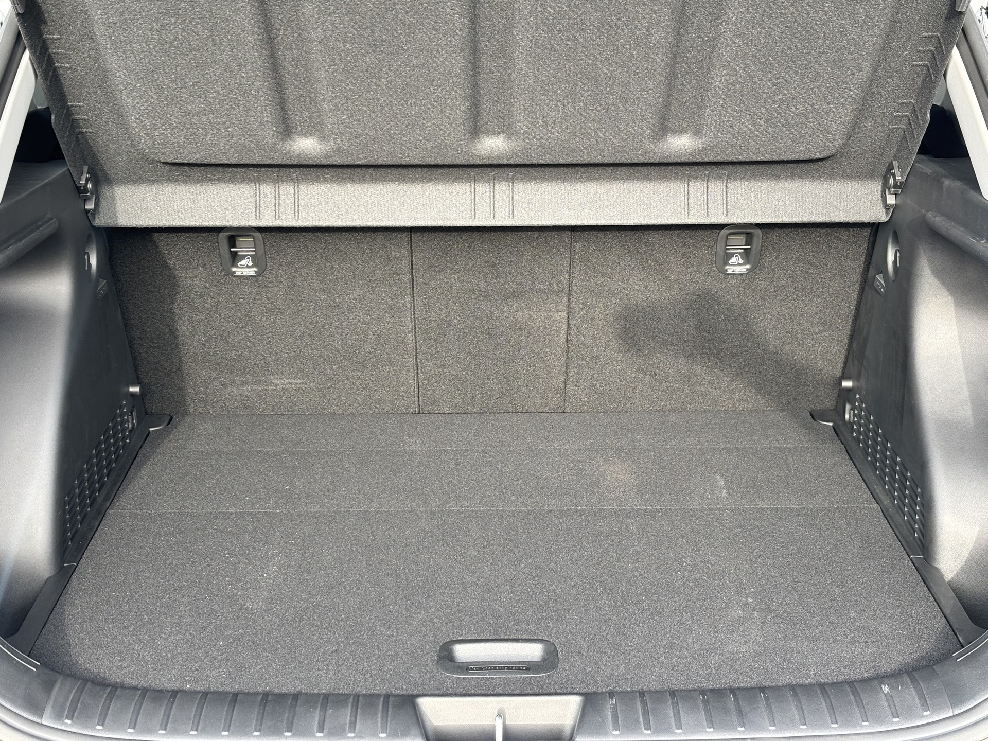 HYUNDAI Kona 1.6 GDi HEV Amplia DCT-image-23