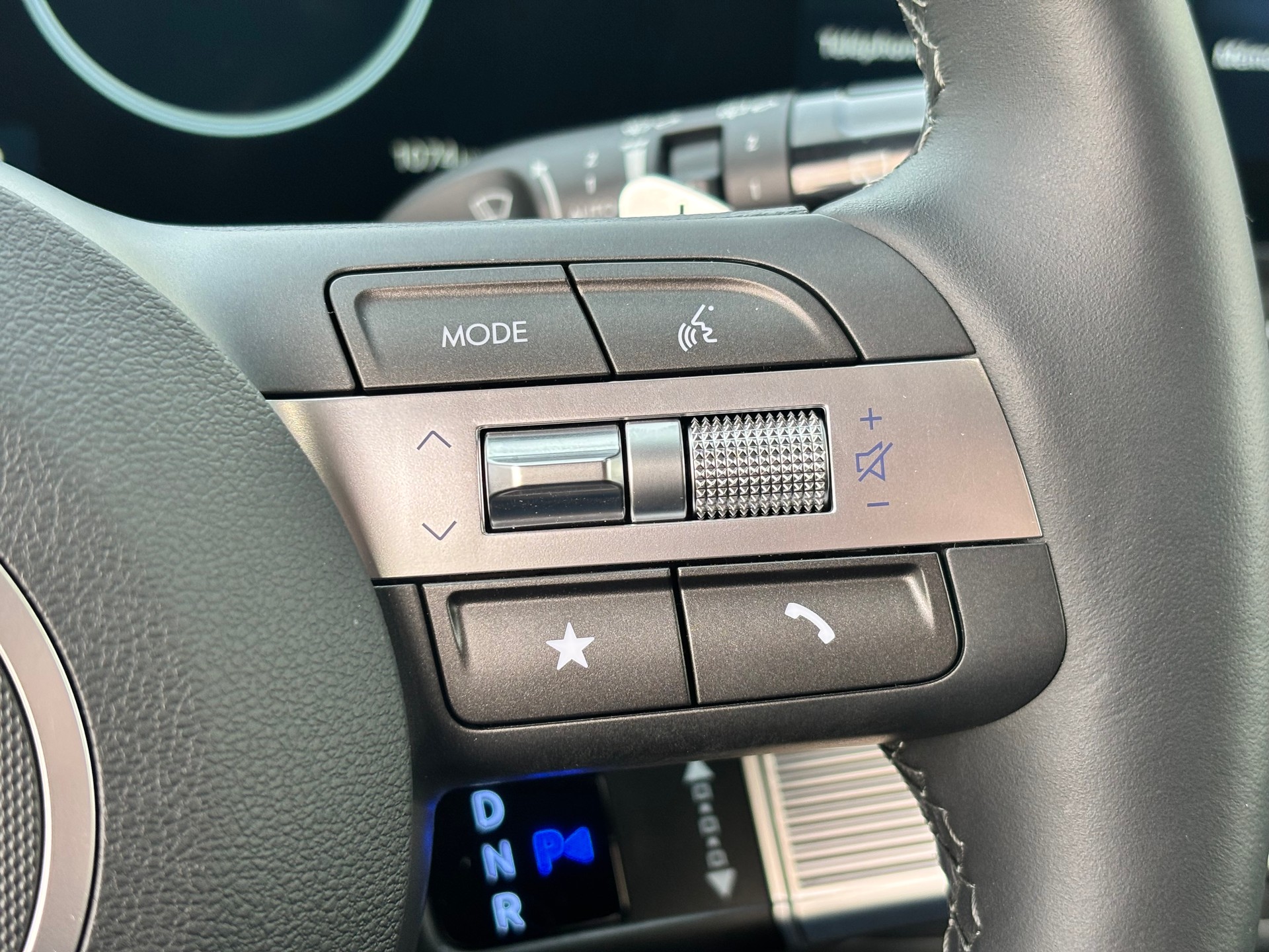 HYUNDAI Kona 1.6 GDi HEV Amplia DCT-image-16