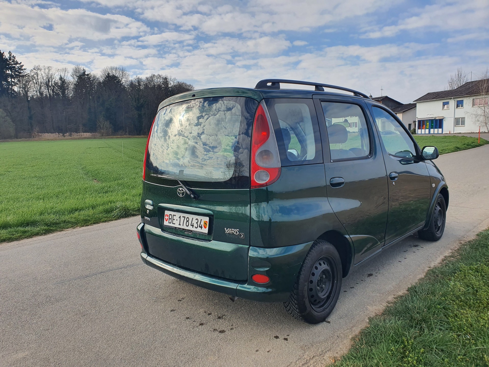 TOYOTA Yaris Verso 1.3 Linea Luna-image-4