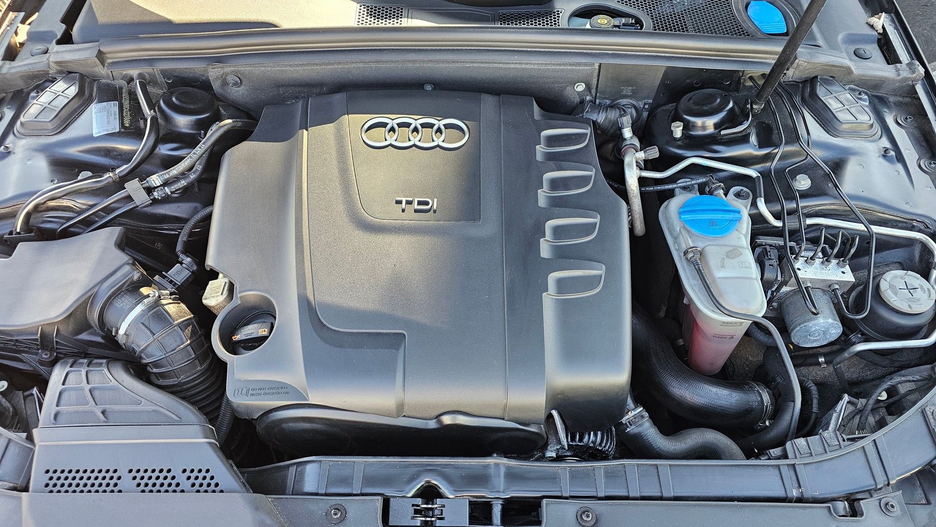 AUDI A4 Avant 2.0 TDI-image-7