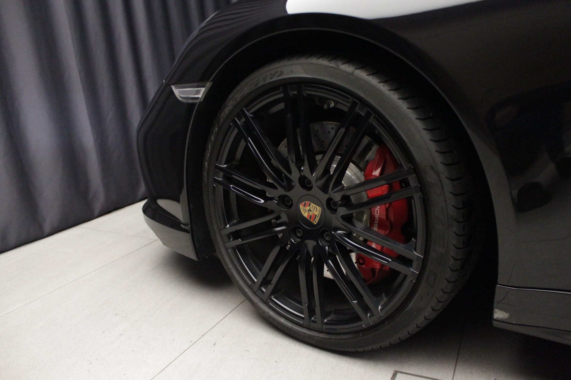PORSCHE 911 Turbo Cabrio PDK-image-28