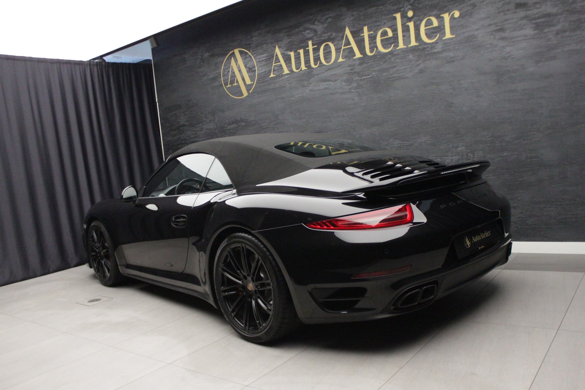 PORSCHE 911 Turbo Cabrio PDK-image-11