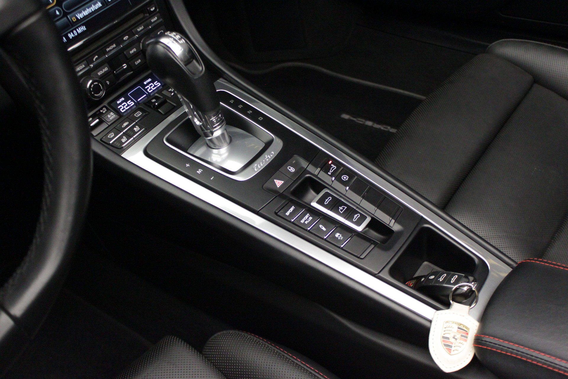 PORSCHE 911 Turbo Cabrio PDK-image-26