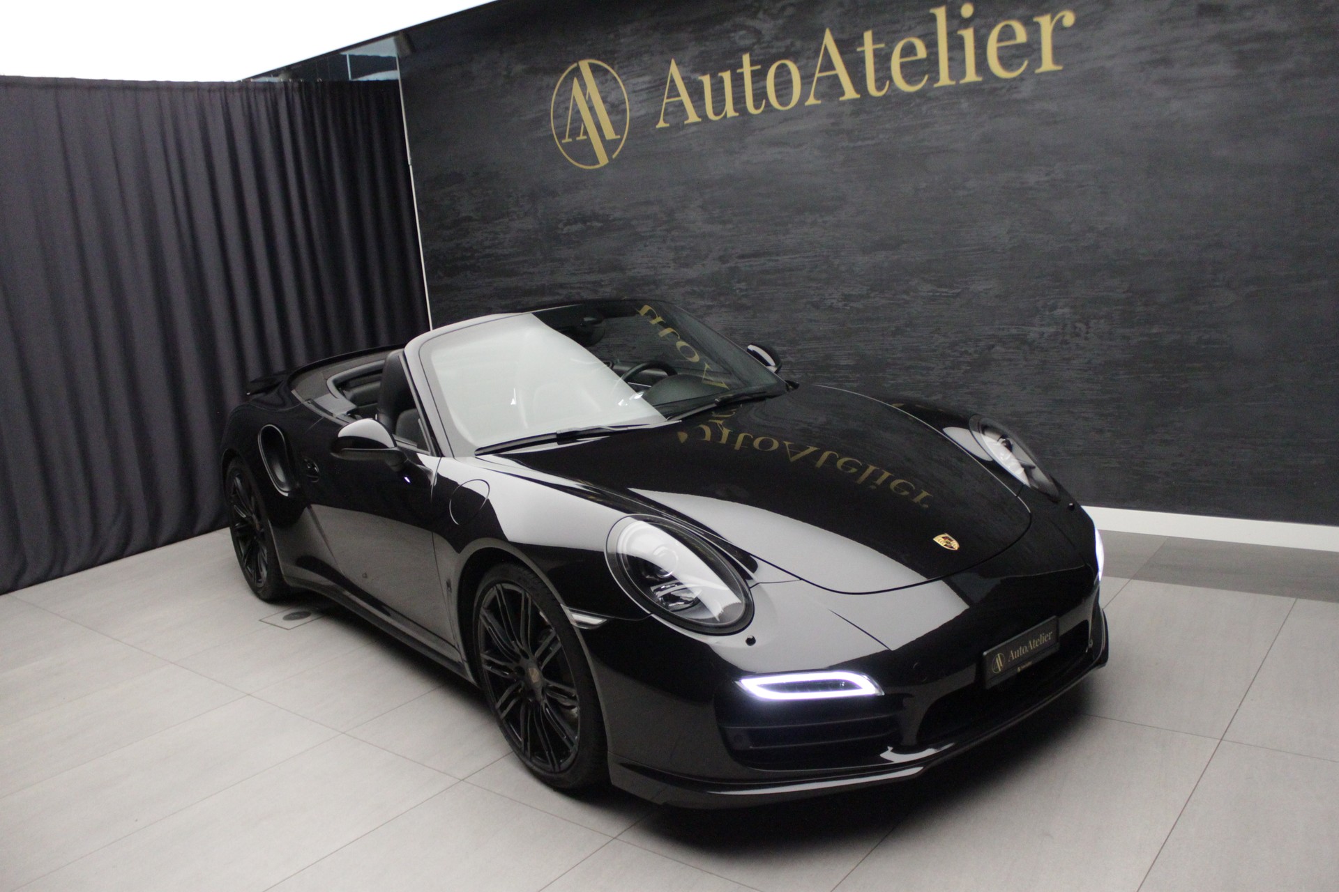 PORSCHE 911 Turbo Cabrio PDK-image-4