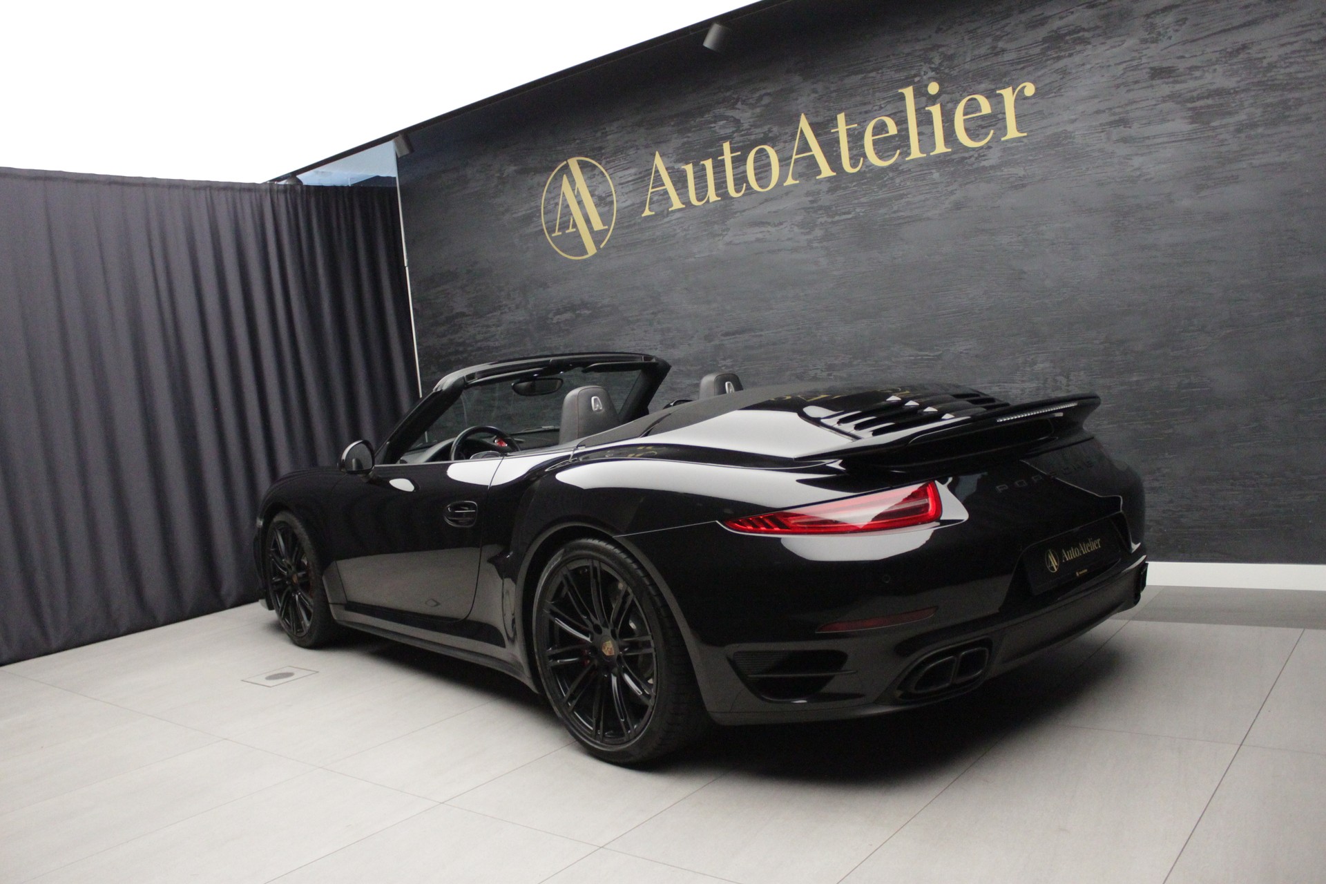 PORSCHE 911 Turbo Cabrio PDK-image-13