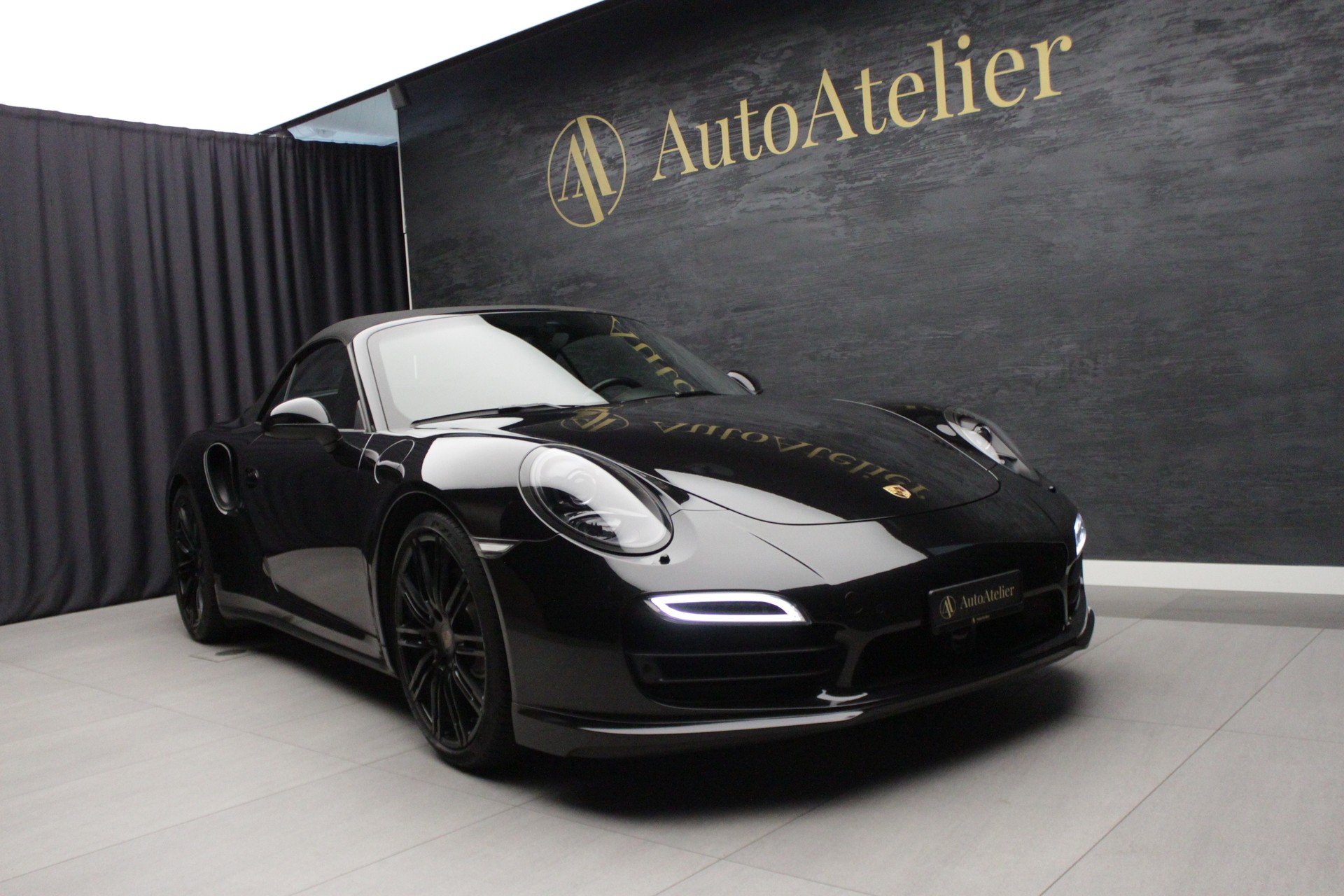 PORSCHE 911 Turbo Cabrio PDK-showroom-element-2