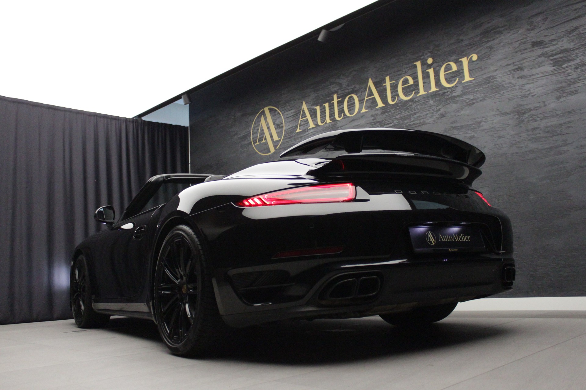 PORSCHE 911 Turbo Cabrio PDK-image-14