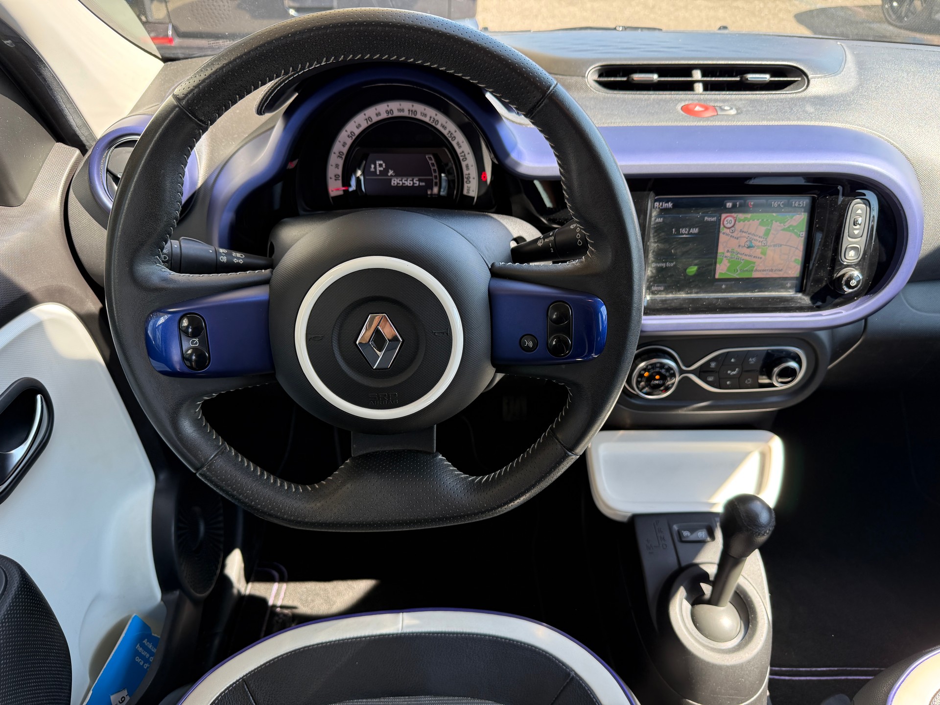 RENAULT Twingo 0.9 Swiss Edition SPORT EDITION EDC *** RÜCKFAHRKAMERA***-image-12