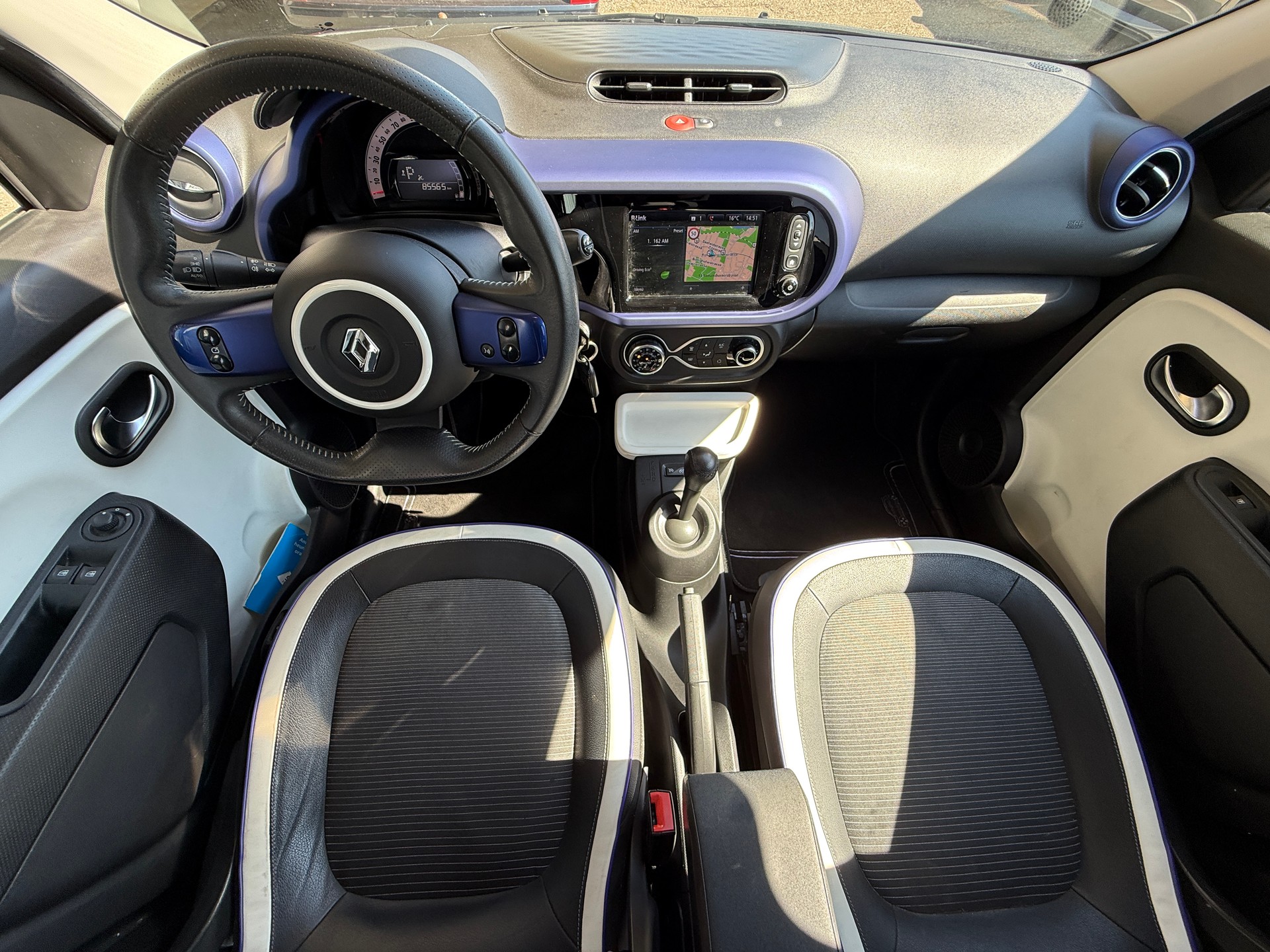 RENAULT Twingo 0.9 Swiss Edition SPORT EDITION EDC *** RÜCKFAHRKAMERA***-image-13