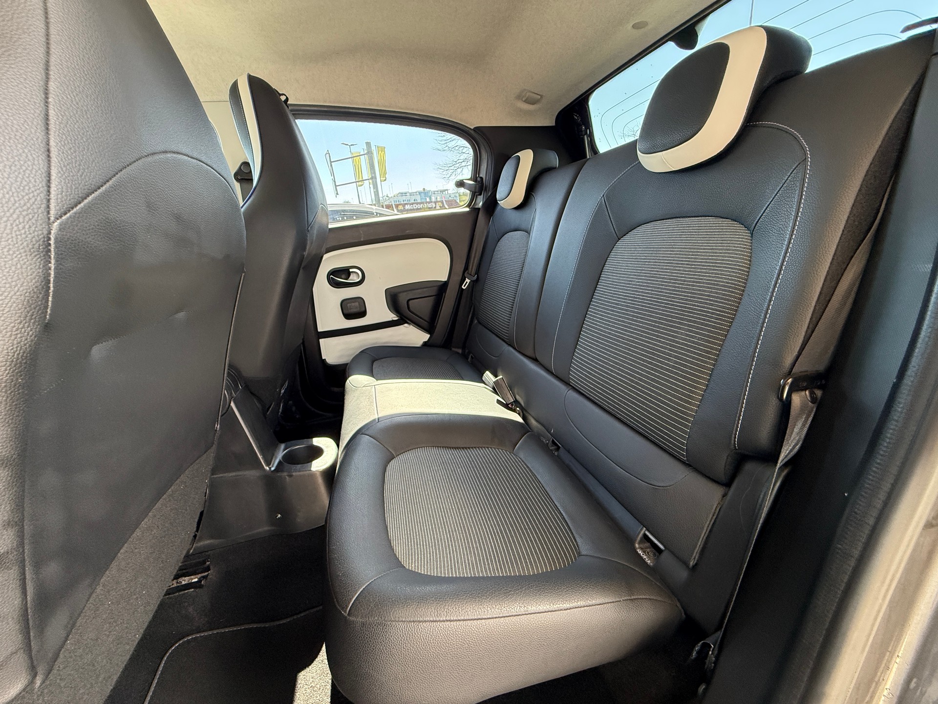 RENAULT Twingo 0.9 Swiss Edition SPORT EDITION EDC *** RÜCKFAHRKAMERA***-image-15