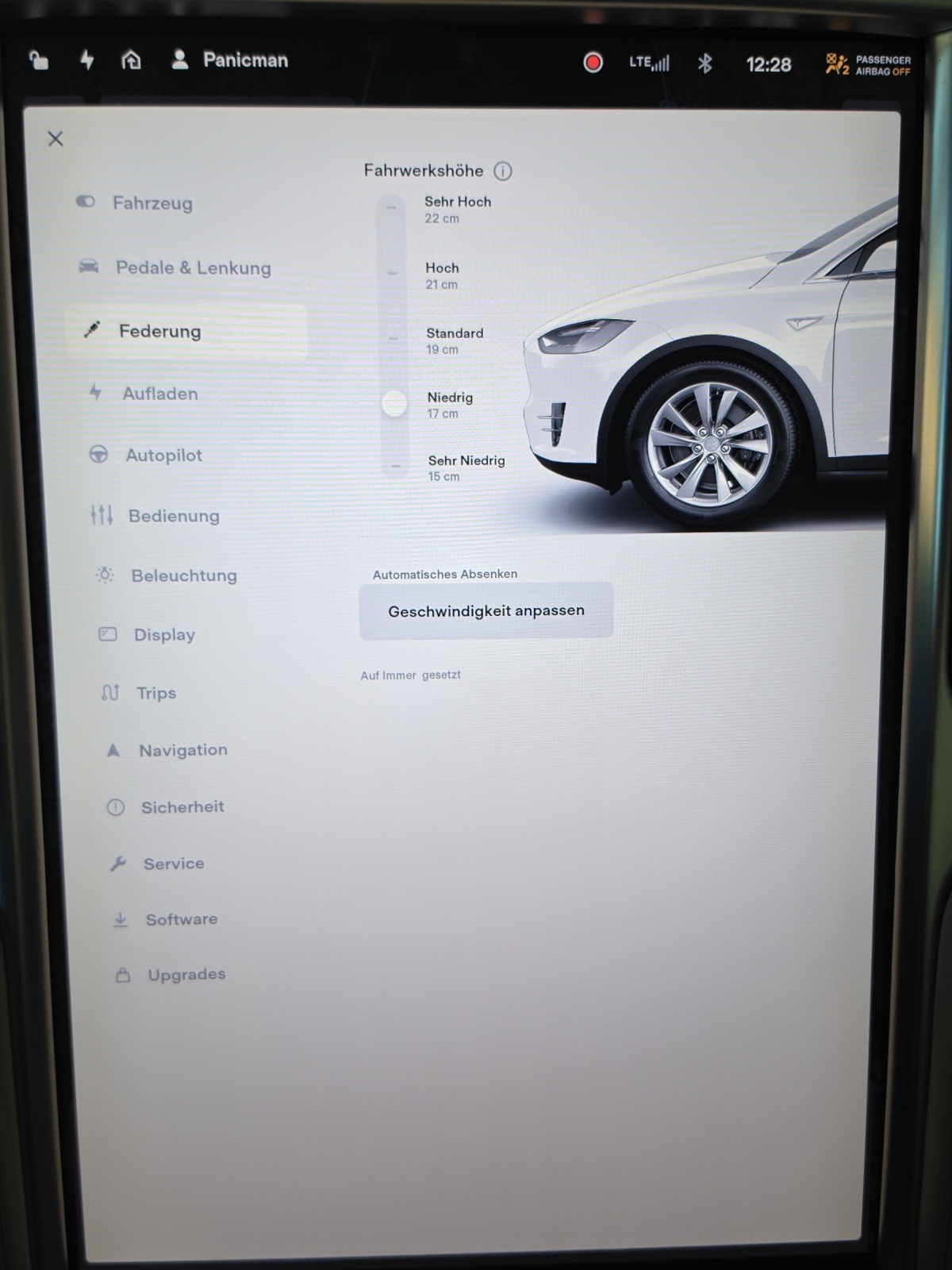 TESLA Model X 75 D-image-18