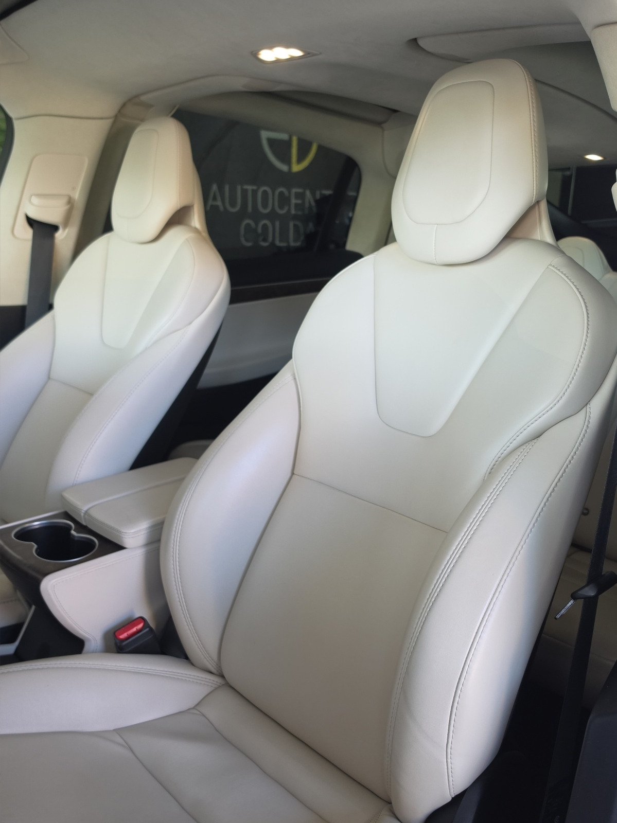 TESLA Model X 75 D-image-8