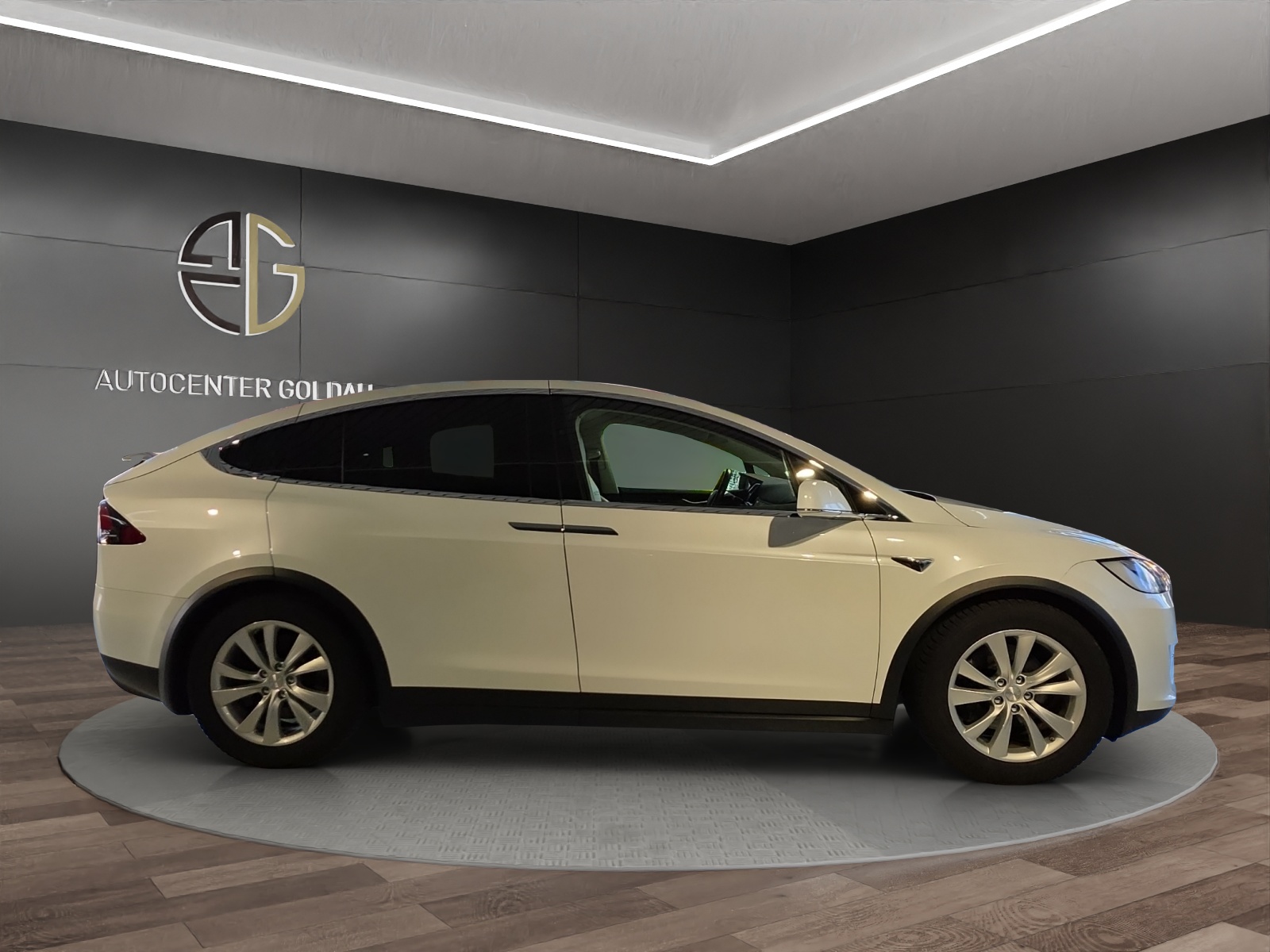 TESLA Model X 75 D-image-4