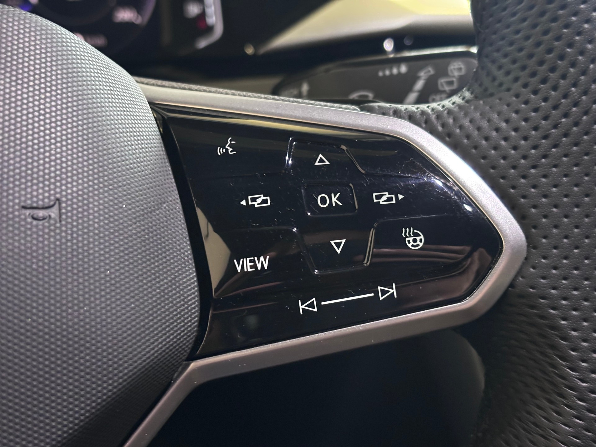 VW Arteon SB 2.0 TDI R-Line 4Motion DSG-image-13