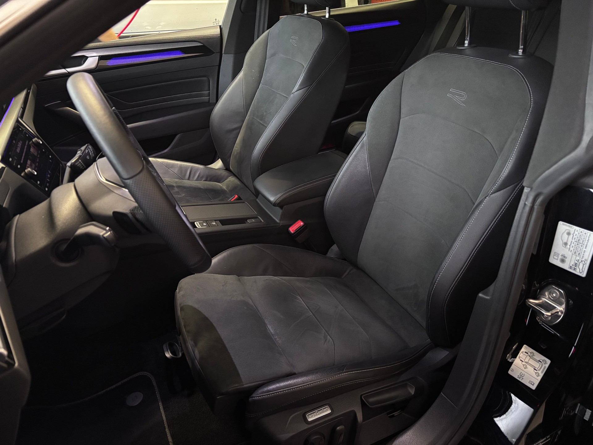 VW Arteon SB 2.0 TDI R-Line 4Motion DSG-image-9