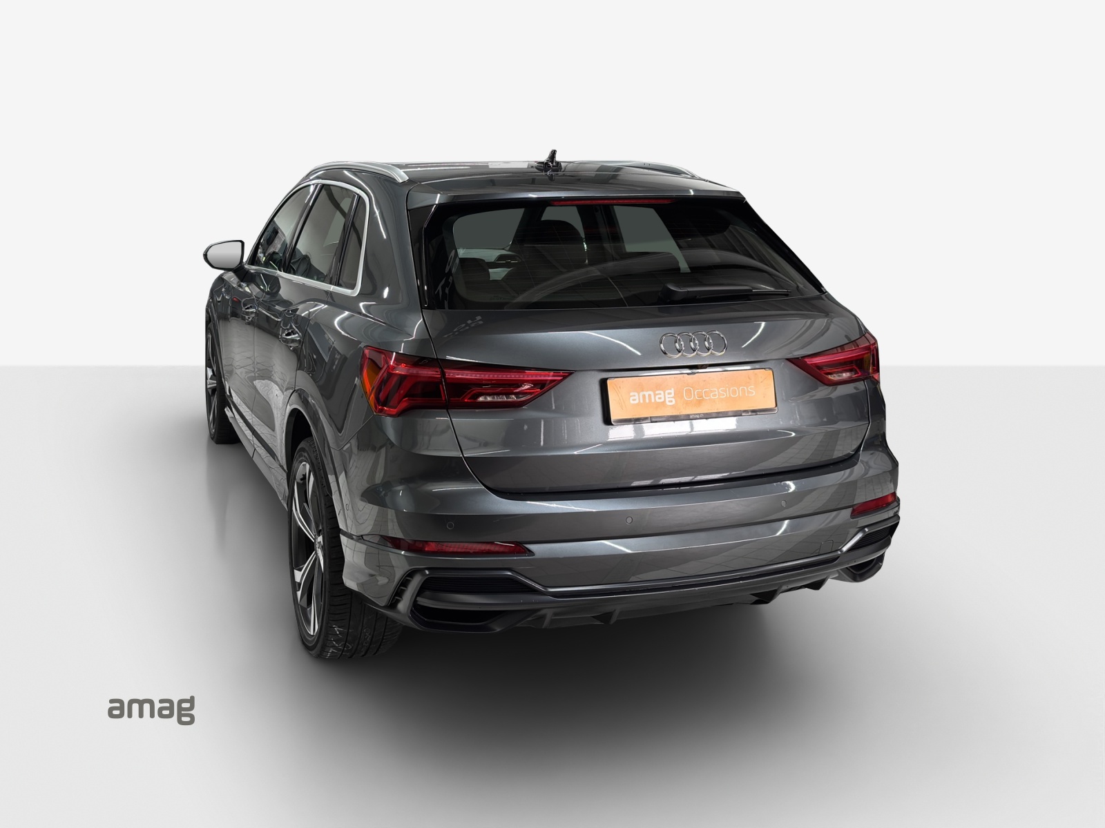 AUDI Q3 35 TFSI S line Attraction S-tronic-showroom-element-2