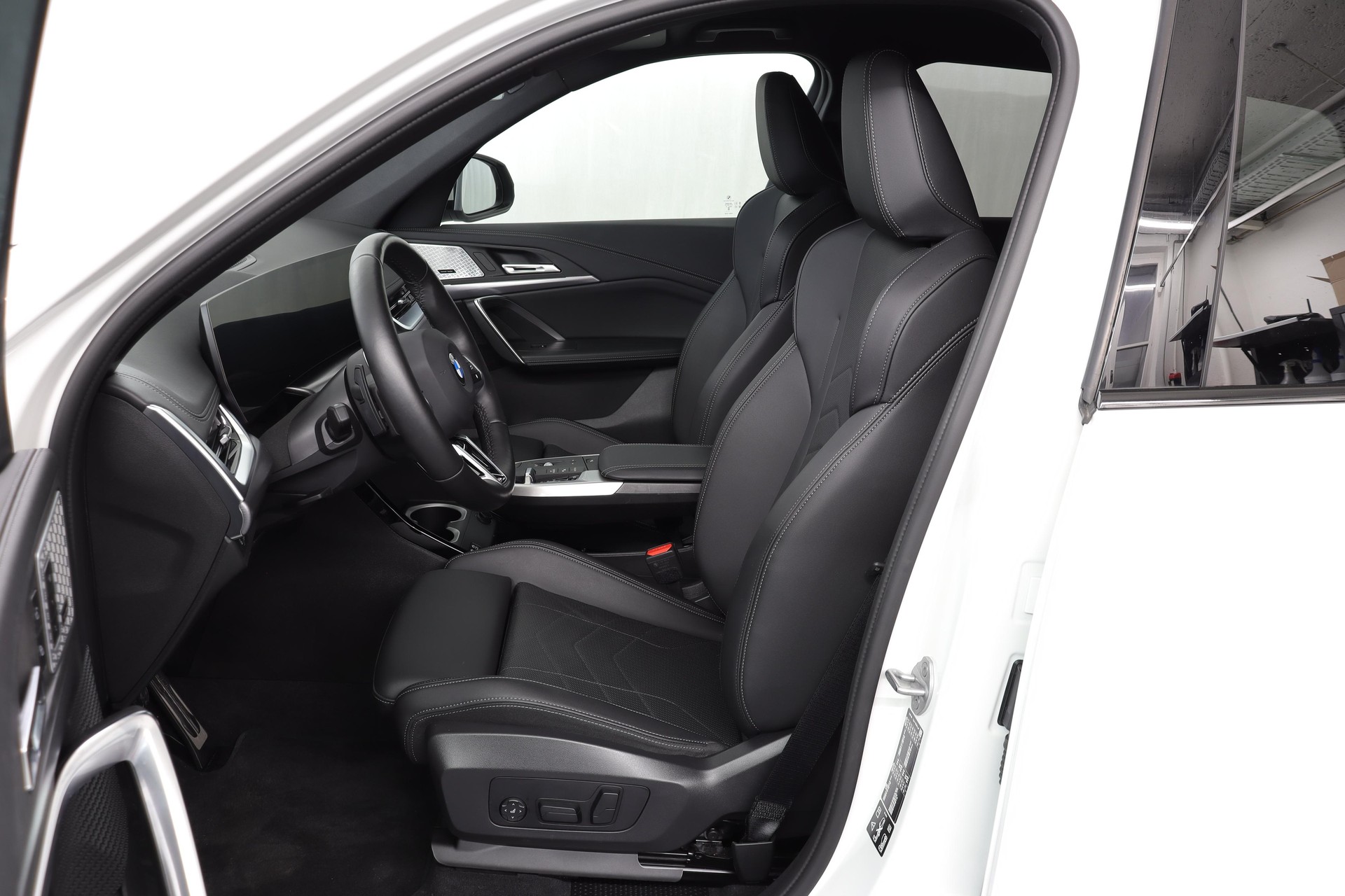 BMW X1 23i xDrive paddles-showroom-element-1