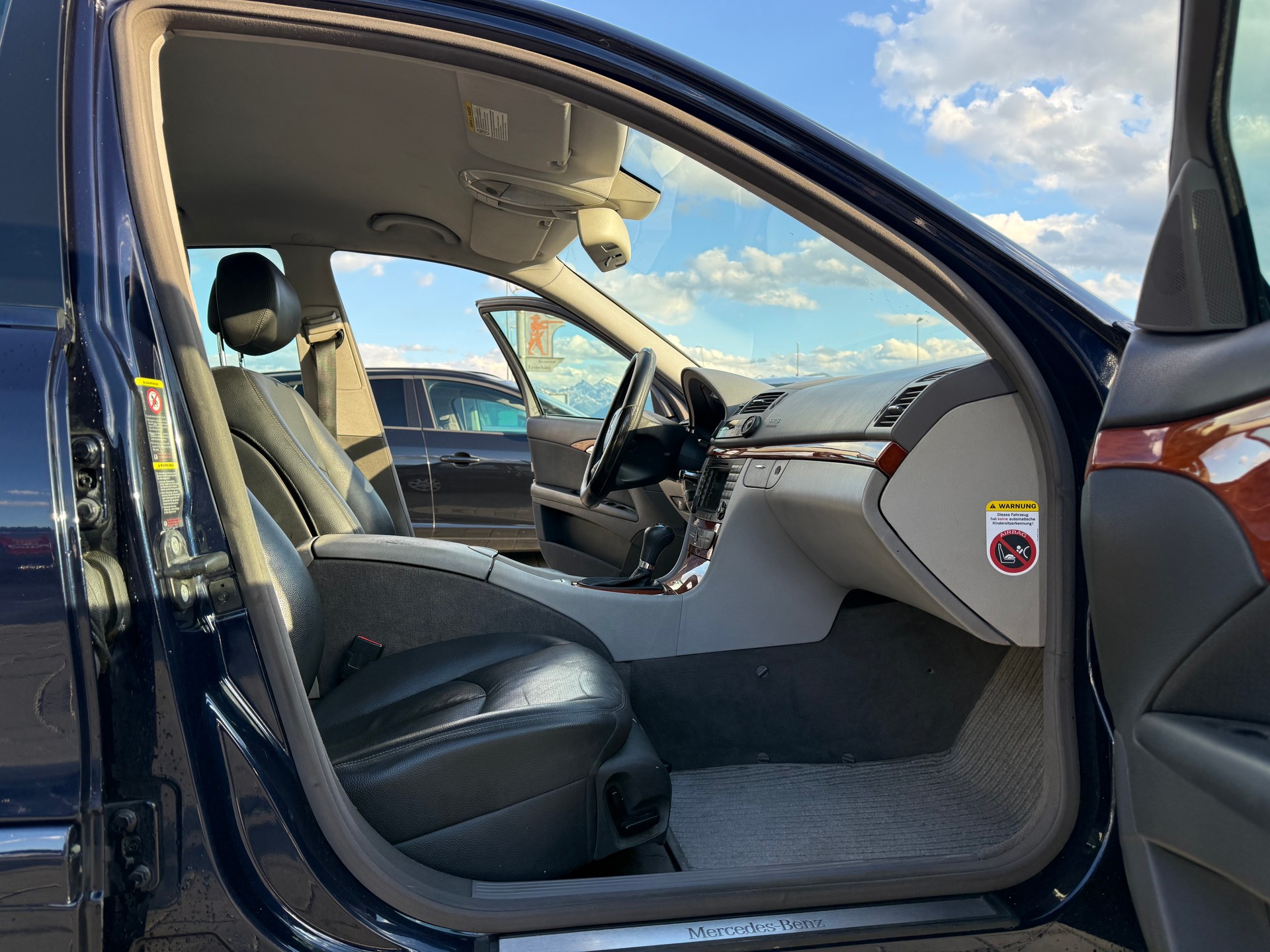 MERCEDES-BENZ E 320 CDI Classic 7G-Tronic-image-10