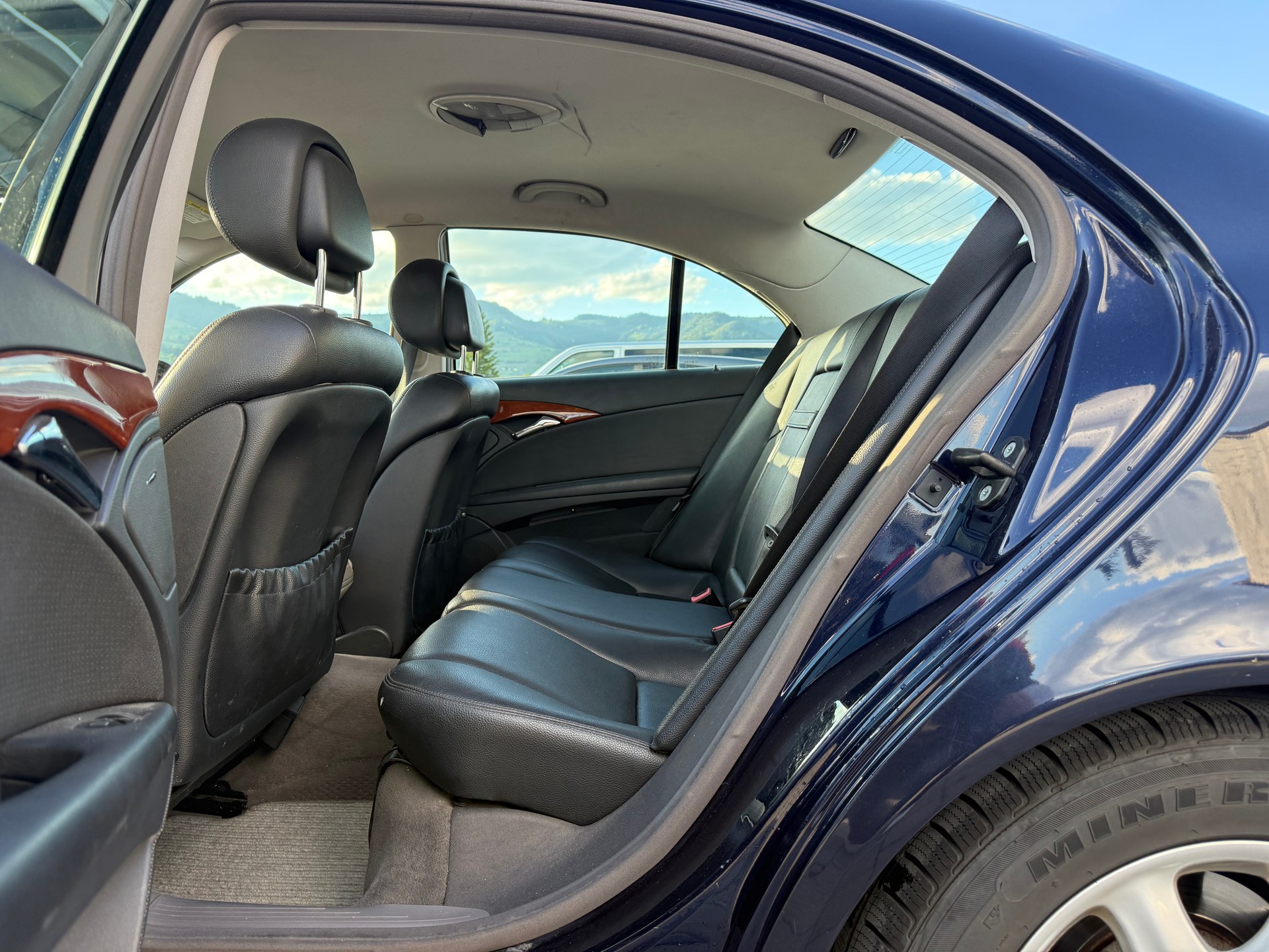 MERCEDES-BENZ E 320 CDI Classic 7G-Tronic-image-11