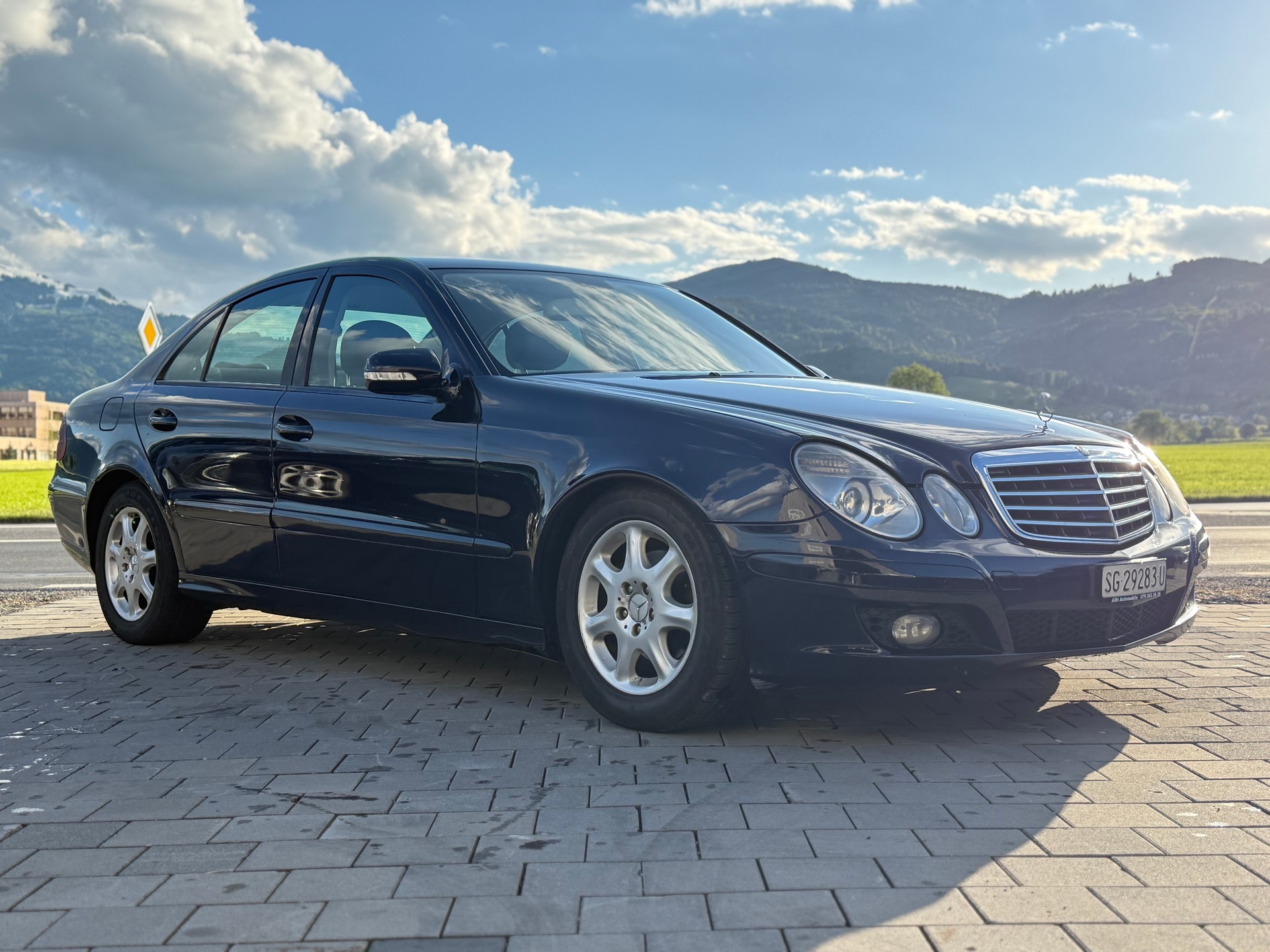 MERCEDES-BENZ E 320 CDI Classic 7G-Tronic-image-1