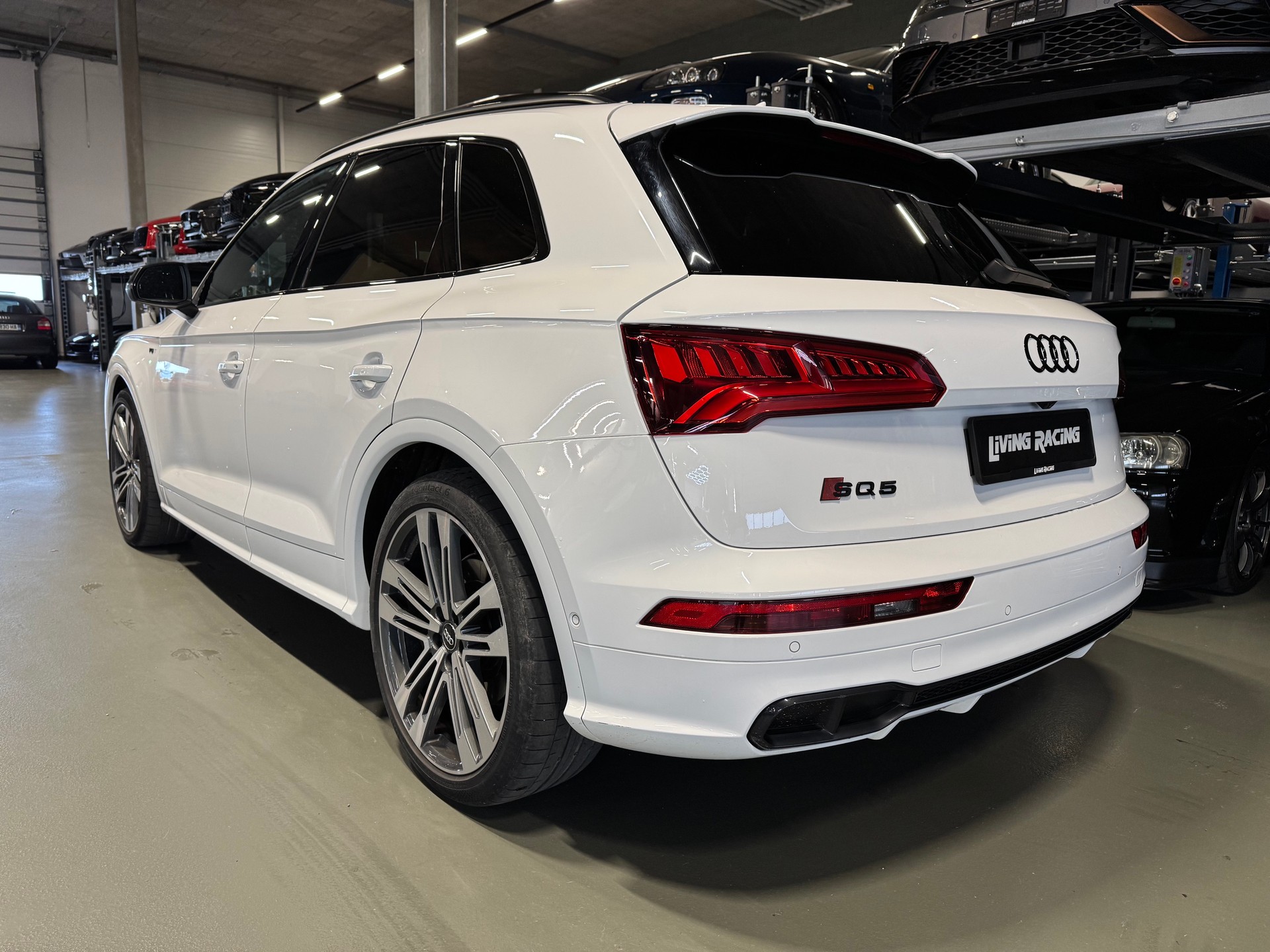 AUDI SQ5 3.0 TFSI quattro S-tronic-image-2