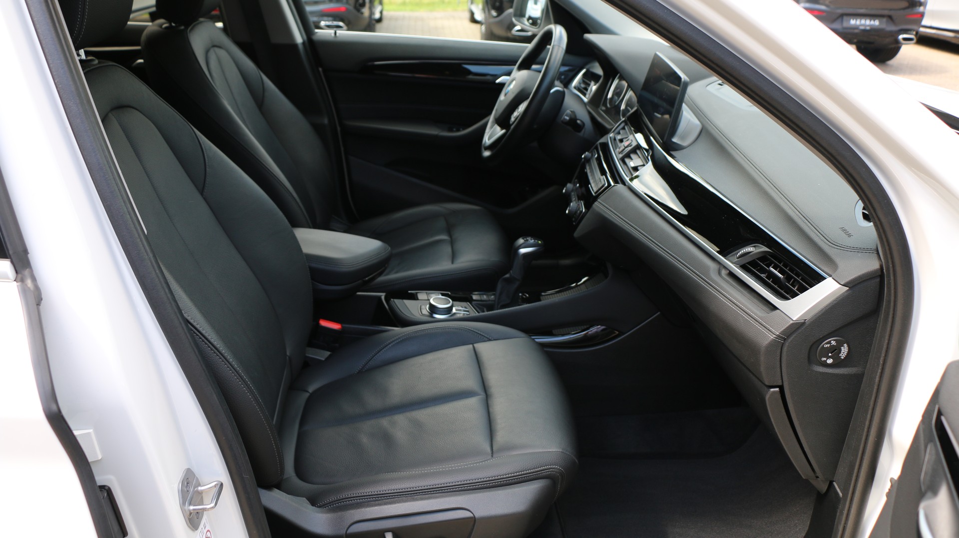 BMW X1 xDrive 25e xLine-image-14