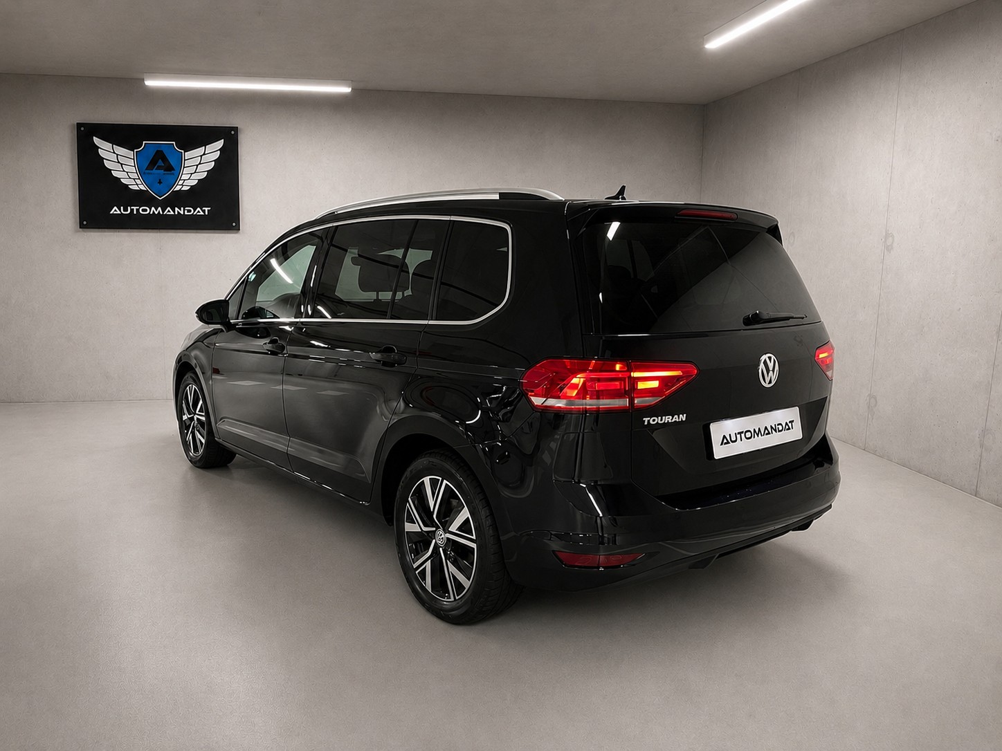 VW Touran 1.5 TSI EVO Highline DSG-showroom-element-1