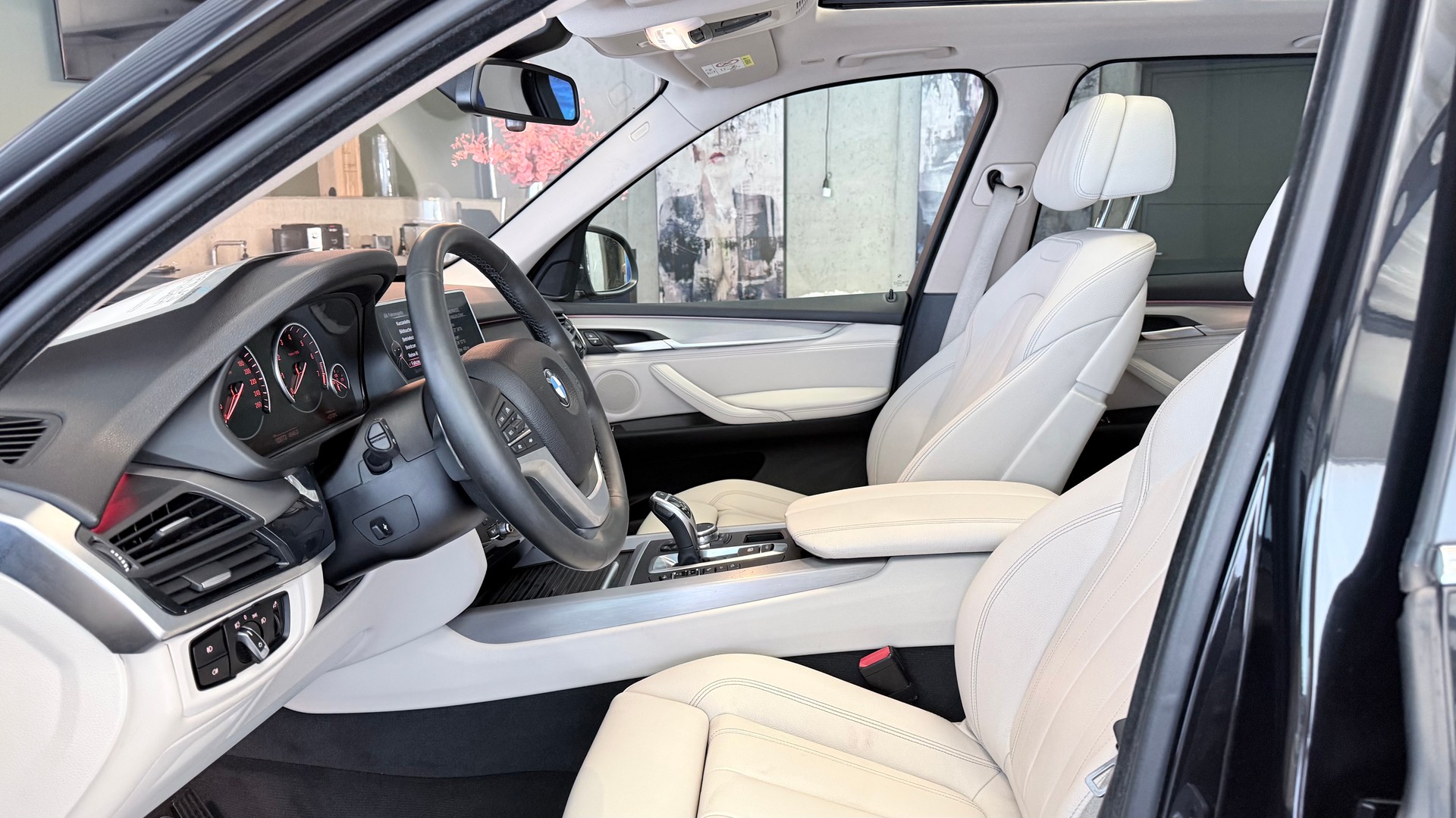 BMW X5 50i xDrive SAG-image-10
