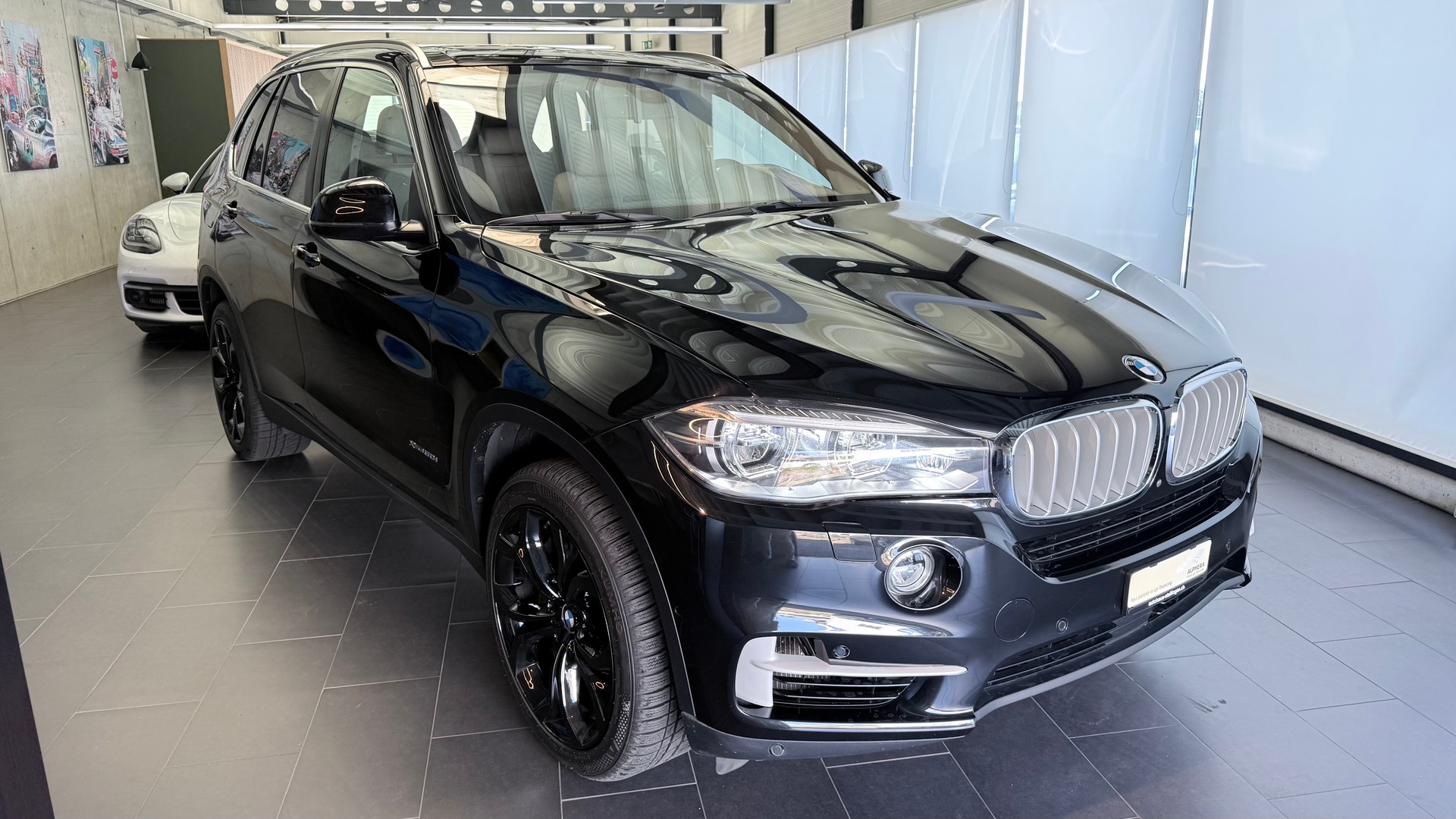 BMW X5 50i xDrive SAG-showroom-element-1