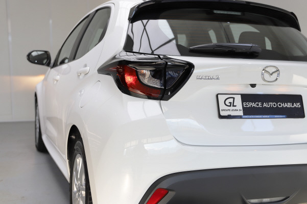 MAZDA 2 Hybrid Centre-line-showroom-element-3