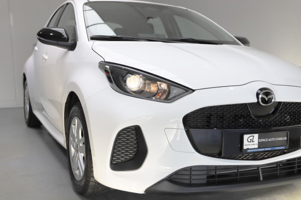 MAZDA 2 Hybrid Centre-line-showroom-element-1