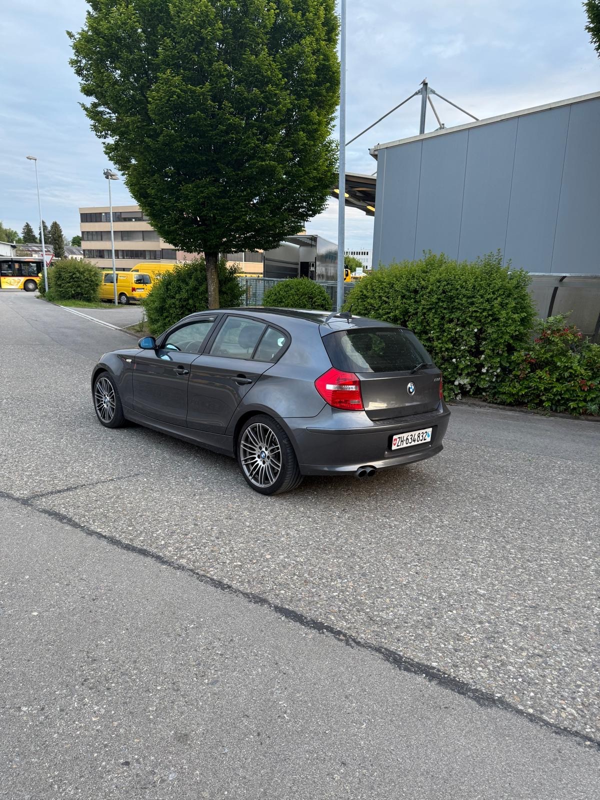 BMW 130i Steptronic-image-2