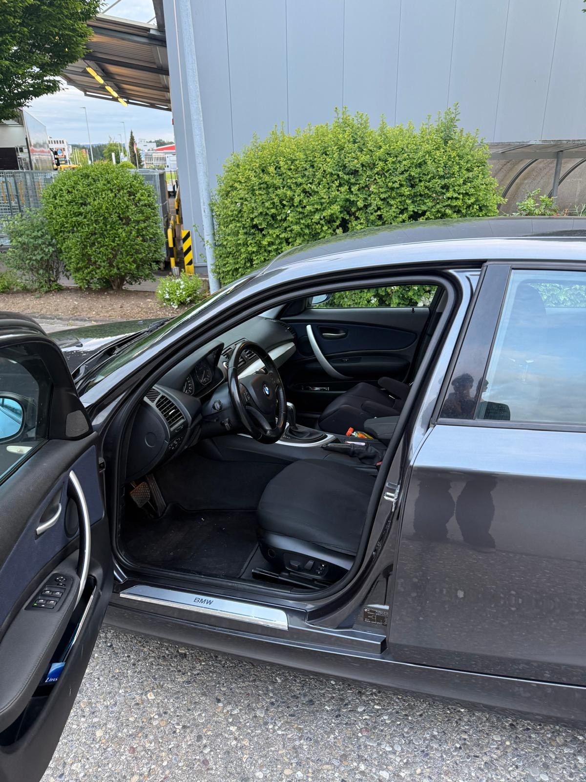 BMW 130i Steptronic-image-8